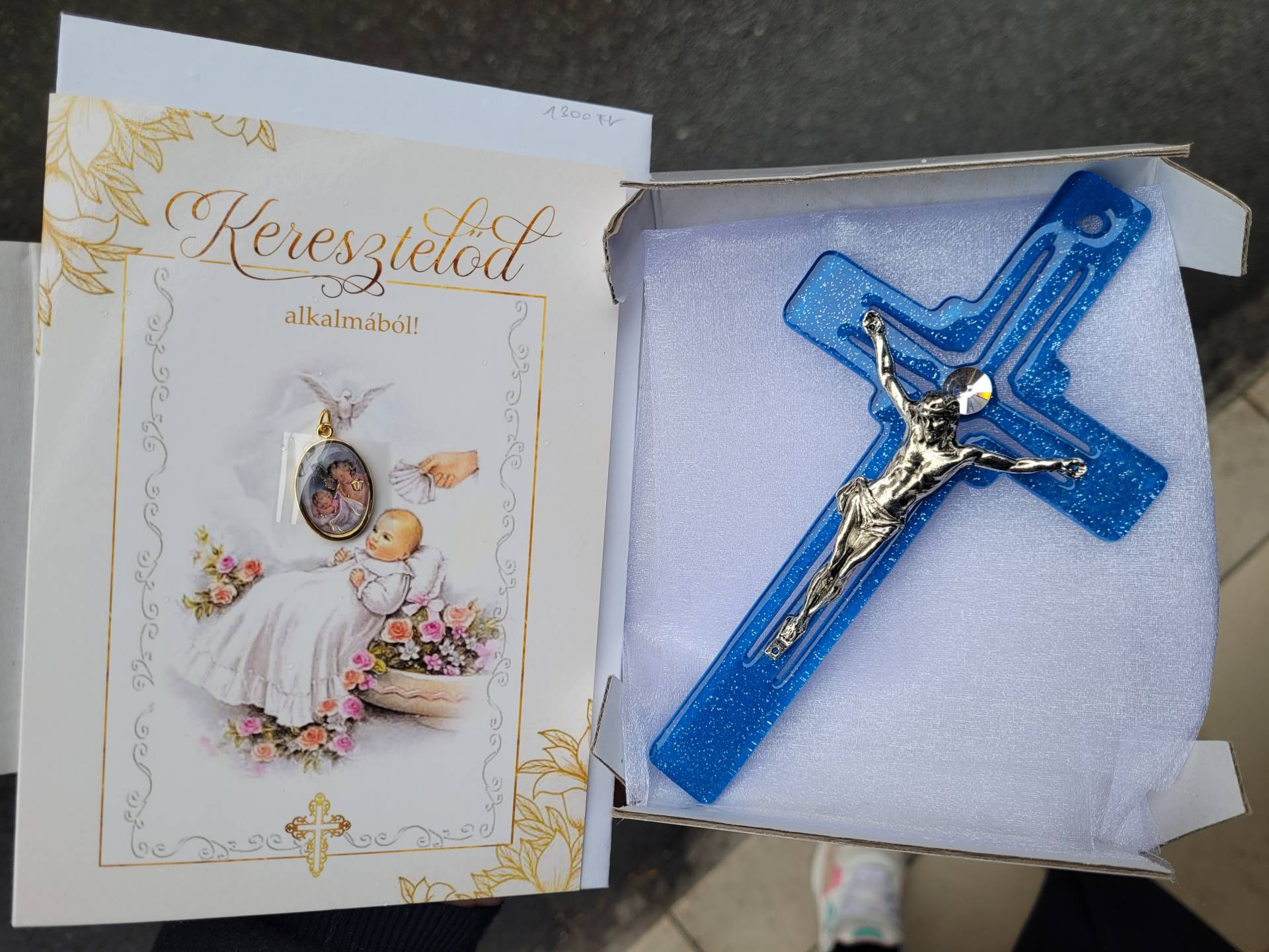 Muránoi Üvegfeszület 12cm Kisfiú szobájába swrowski kővel+ Áldás lap éremmel 