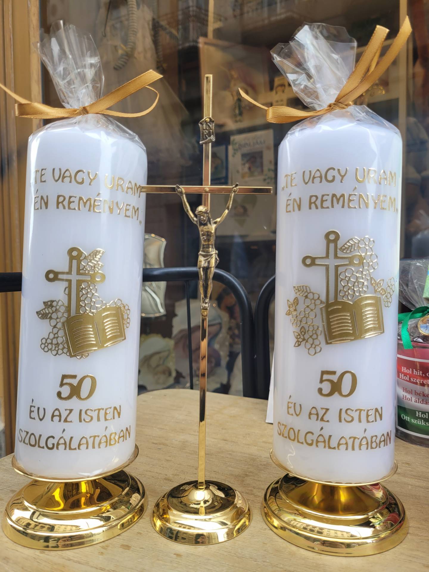 ÜNNEPI MISÉRE A HIVEK AJÁNDÉKOZZÁK AZ OLTÁRRA  50  2db Ára 