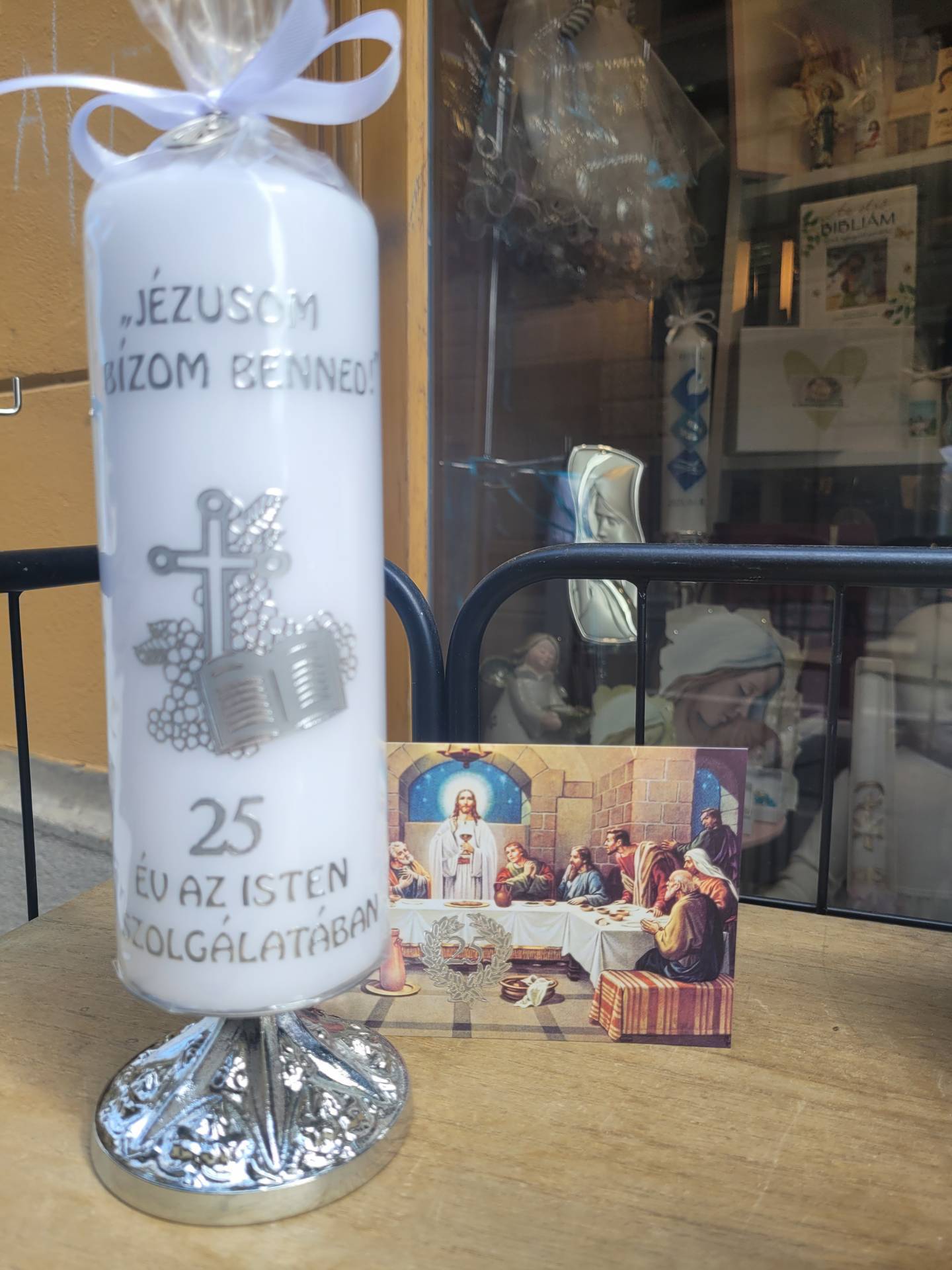 Ezüst Misés Papnak Ajándékgyertya Gyönyörű nikkel tartón+gratulációs Lap 