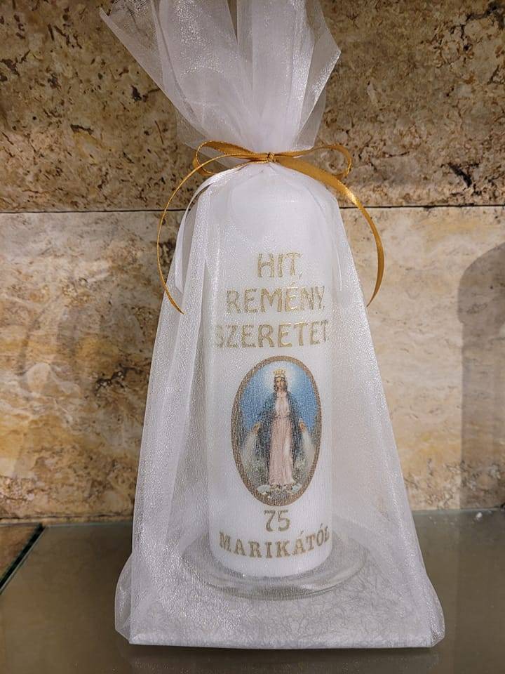 Születésnapra Alkalmi Ajándékgyertya Szűzmáriás Diszcsomagolásban 