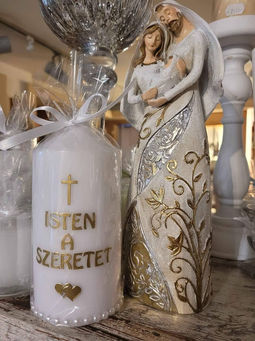 Ajándékgyertya diszcsomagolásban!Házaspároknak Bárki Ajándékozhatja A szobor nem elérhető! 