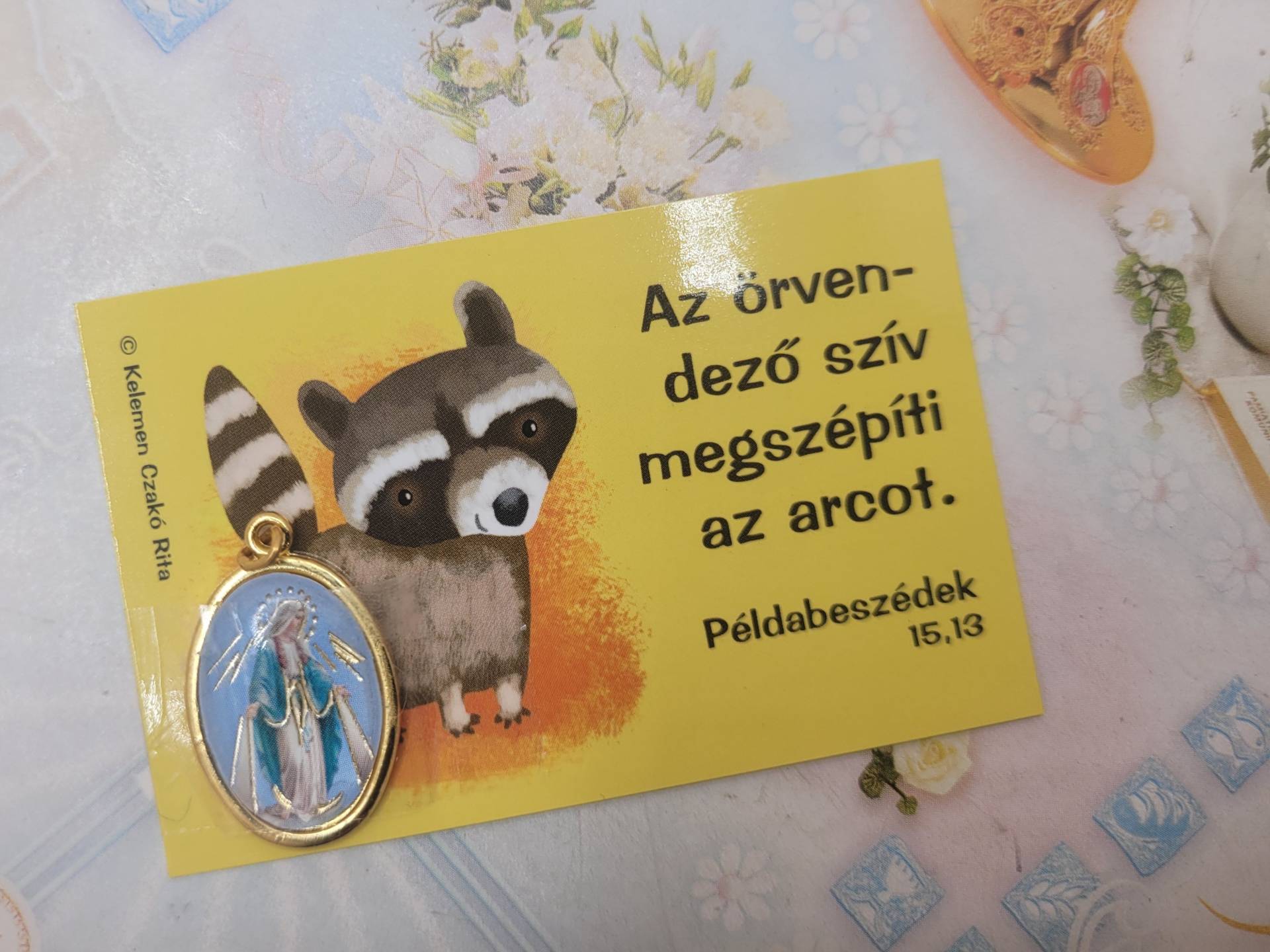 Fiataloknak,Gyerekeknek Szűzanya medál+ Igekártya Isten szavával 