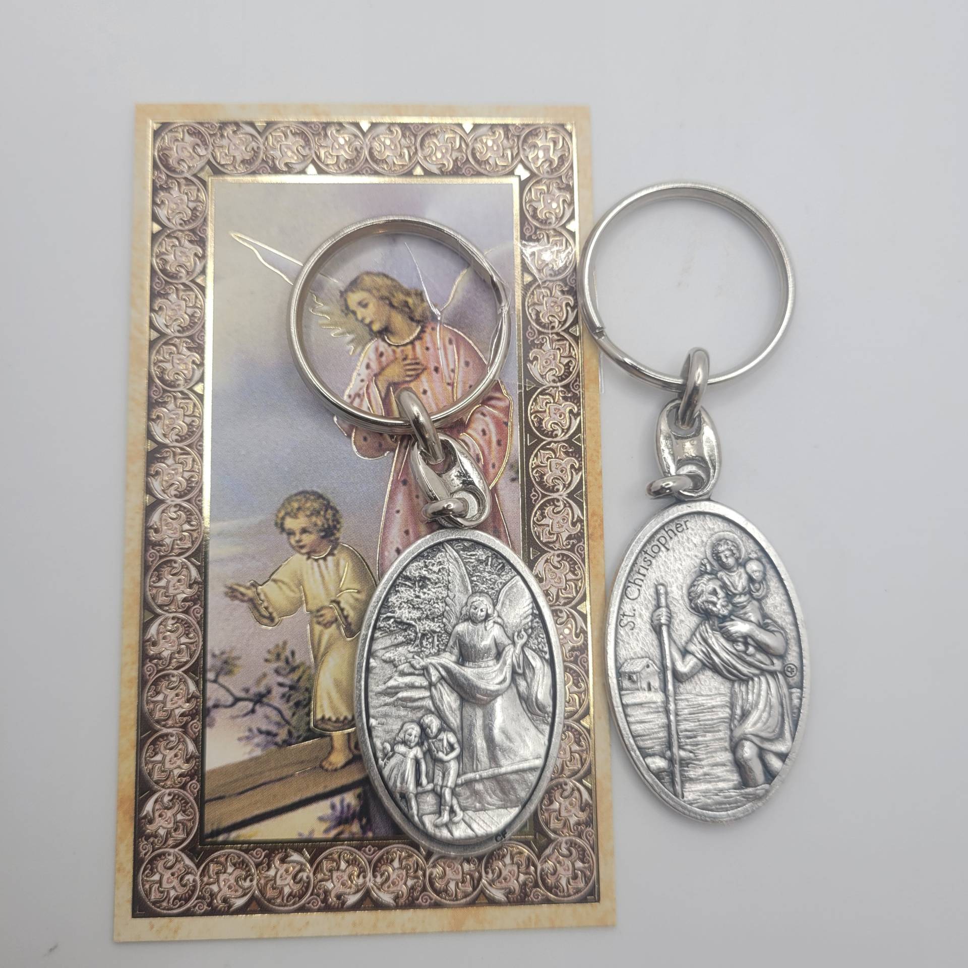 Őranyalos kulcstartó/ Hátoldalán Szent Kristóf utazók védőszentje + Őrangyalhoz ima! 