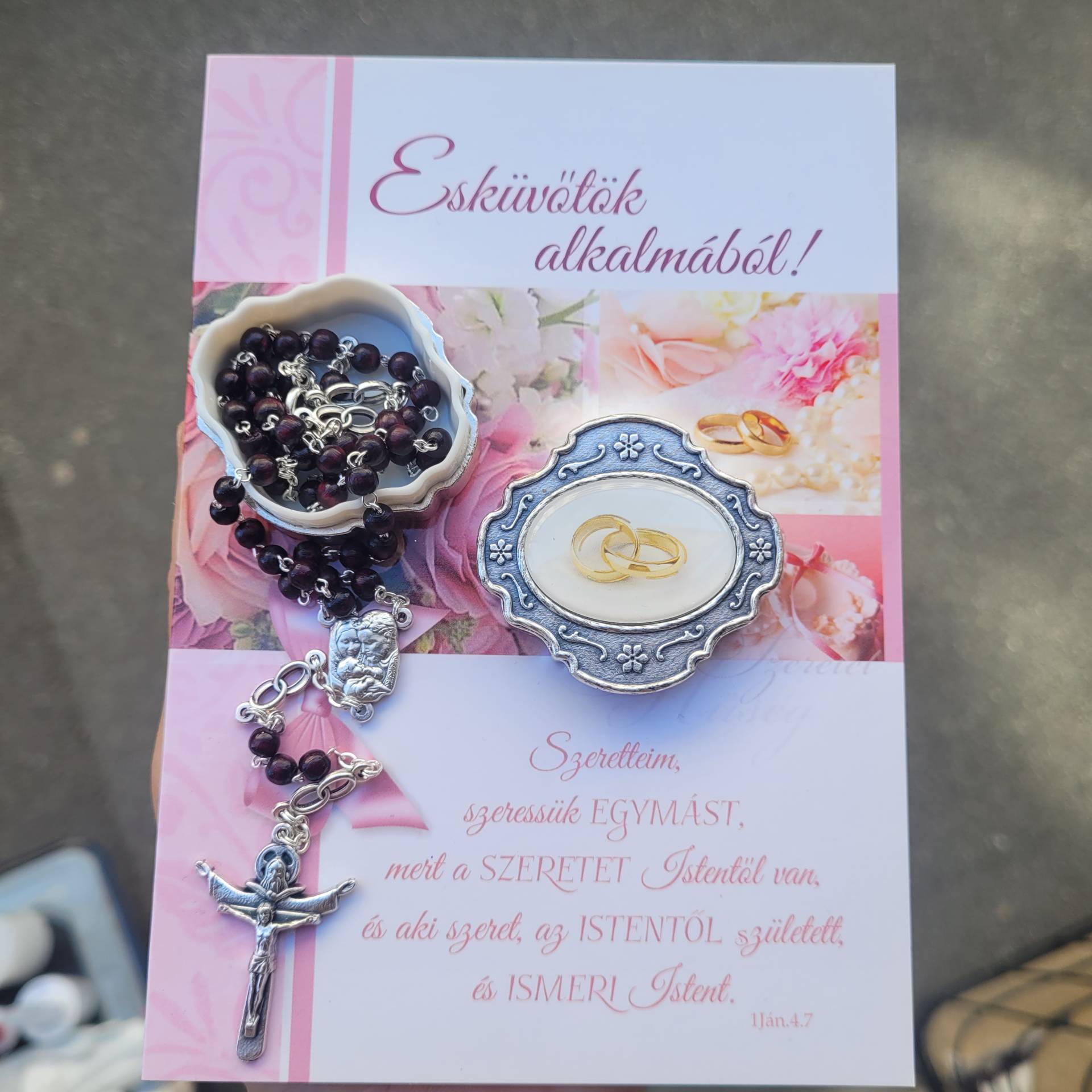 Esküvőre Emlékrózsafüzér Szent Család éremmel+ Gratulációs lap Isten szavával 