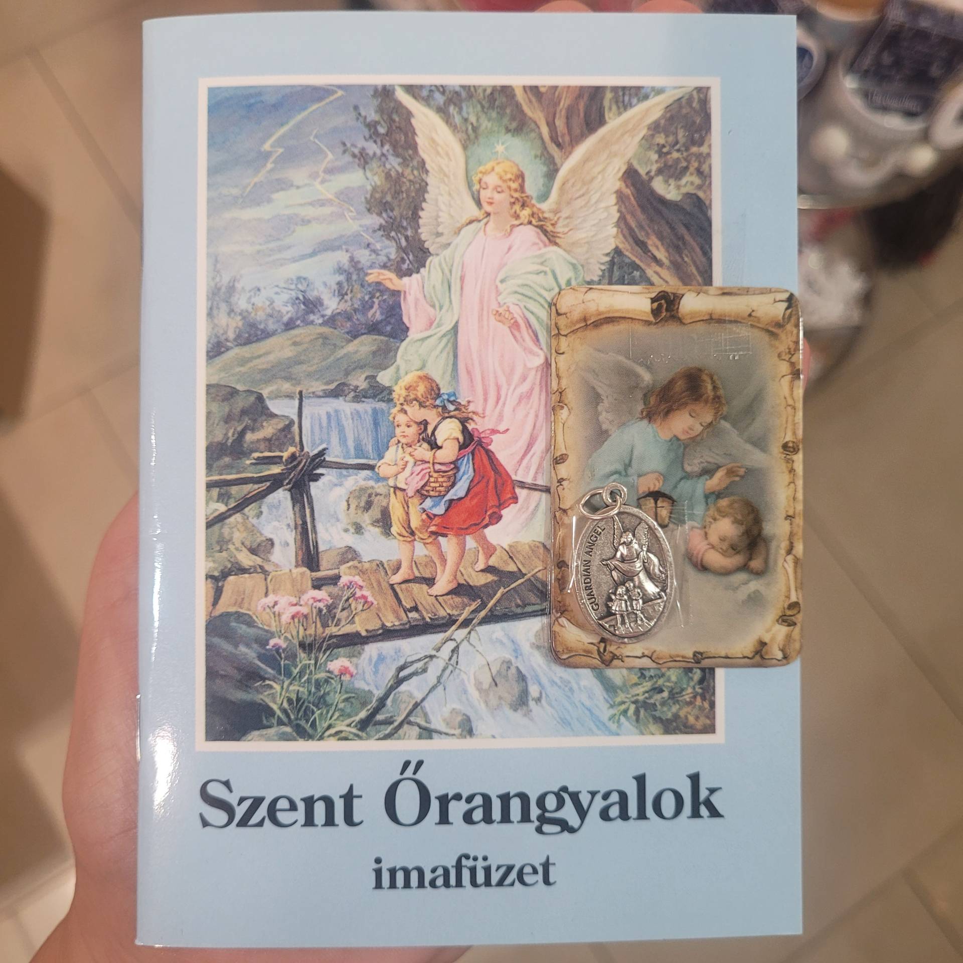 Szent Őrangyalok imafüzet+ Őrangyal mágnes+Őrangyal érem 