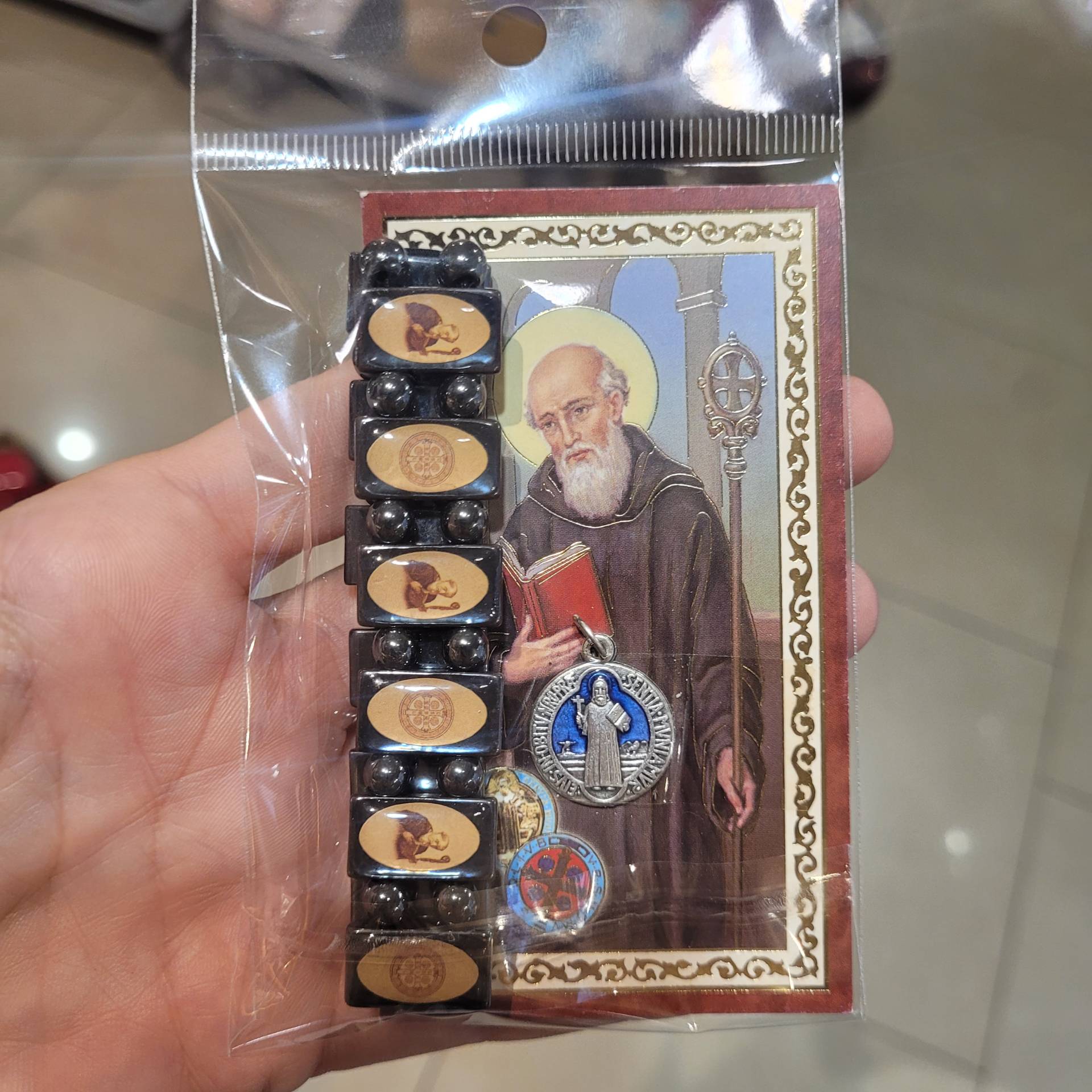 Szent Benedek férfi gumis karkötő+ Szentképen ima+ Érem  
