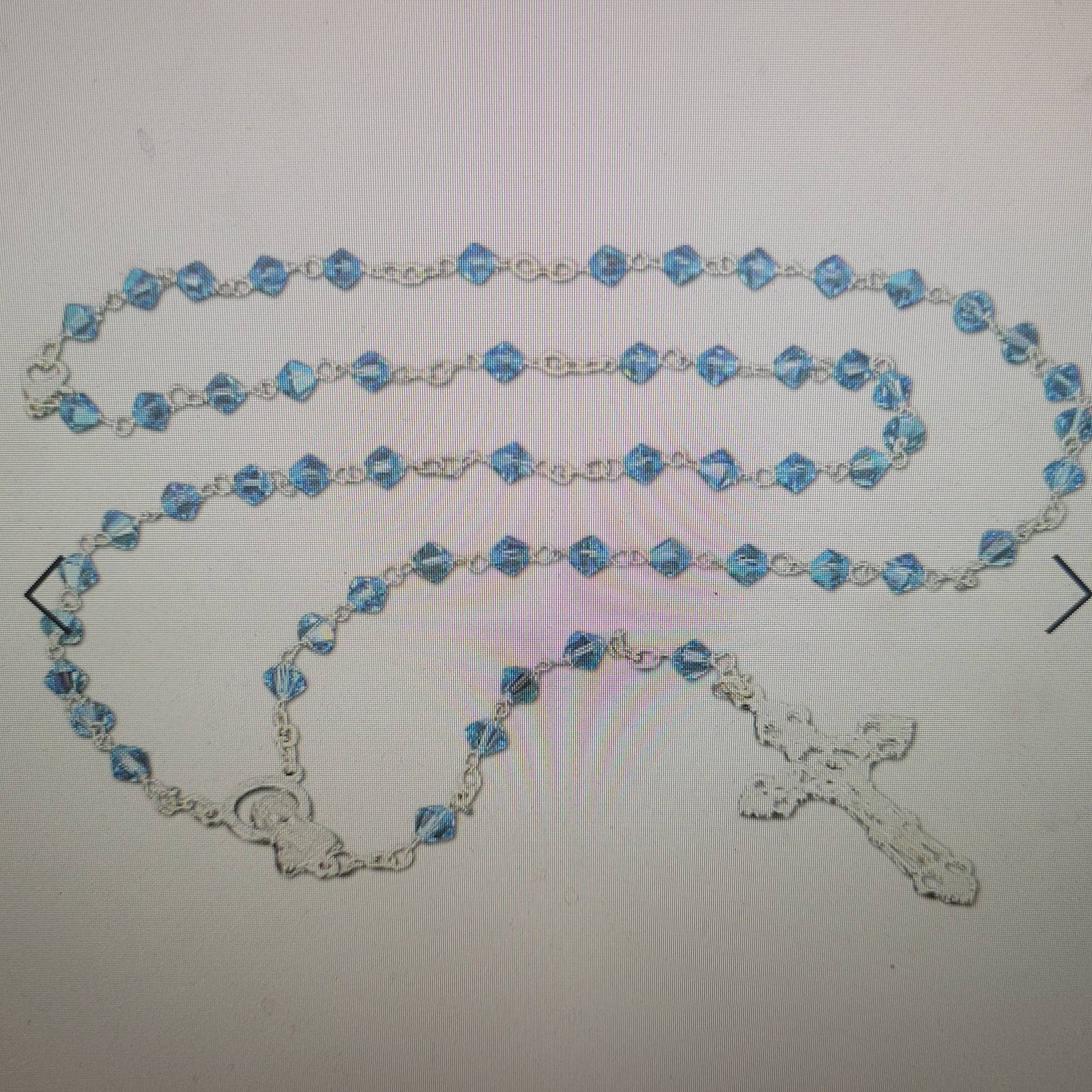 EXKLUZÍV ÉLETRESZOLÓAJÁNDÉK SWAROVSKI RÓZSAFÜZÉR  KERESZTELŐRE BABAKÉK 
