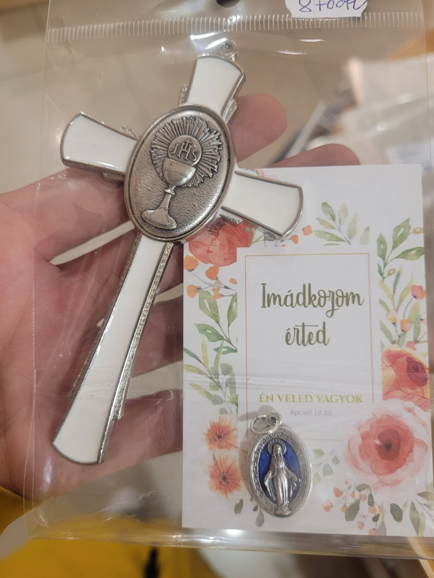 A SZENT OSTYA-EUHARISZTIA KERESZTBEN + AJÁNDÉKKÁRTYA ISTEN SZAVÁVAL + SZŰZANYA CSODÁSÉREM SZENTKÉPEN IMÁT KÜLDÜNK HOZZÁ 