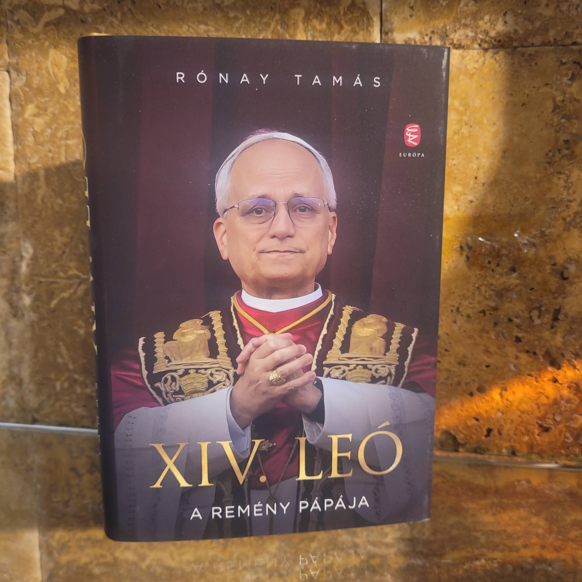 XIV. Leó Pápa Könyv   