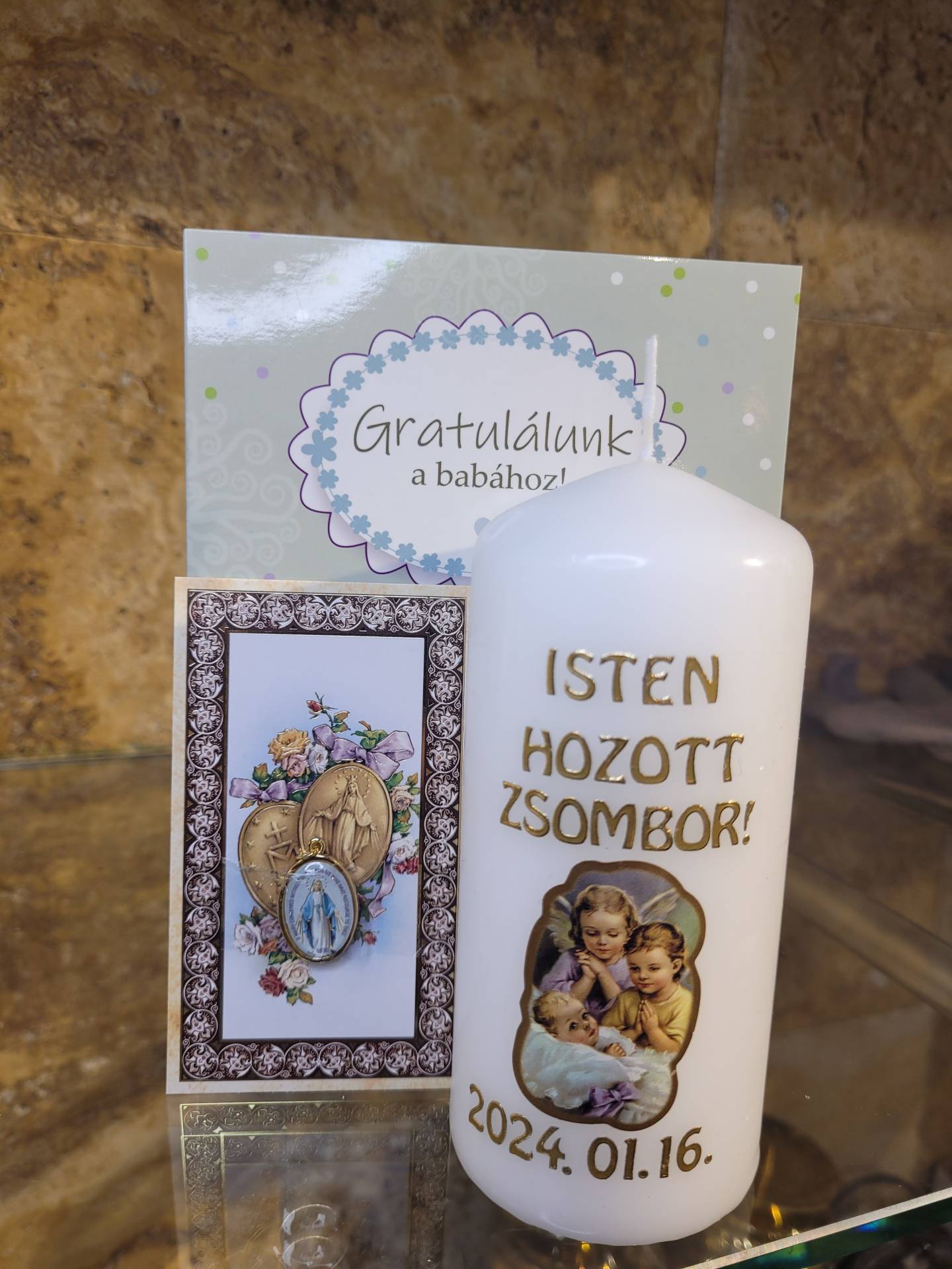 Gyermek Születik a családban! Emlékgyertya celofánba csomagoljuk!+ Segitő Szűzany Csodásérem A kiságya fölé! 