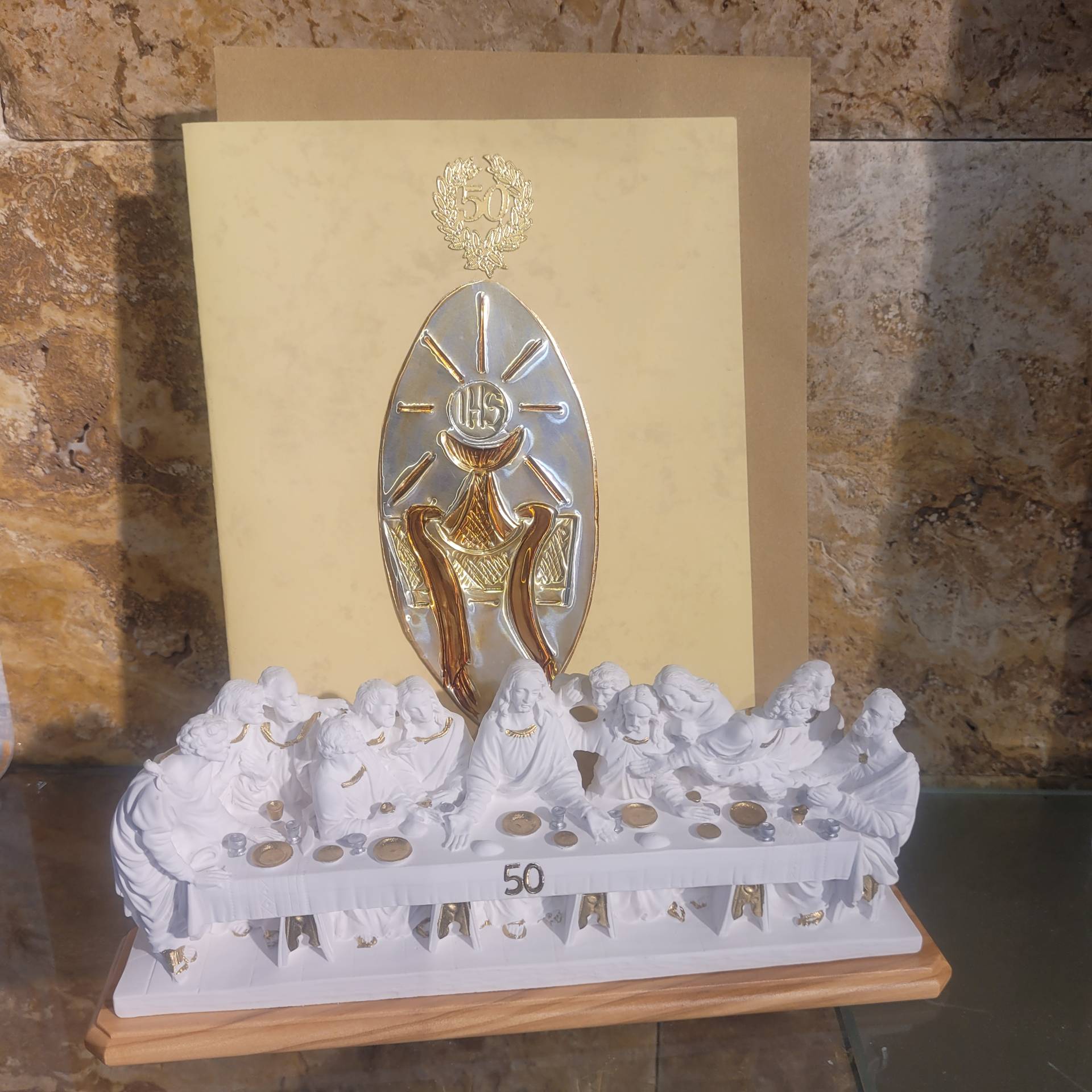 Utolsó Vacsora Olajfa talpon  Papszentelésre,Aranymisére, Bármilyen Alkalomra Adható! Gyönyörű Áttetsző tüllbe csomagoljuk! 