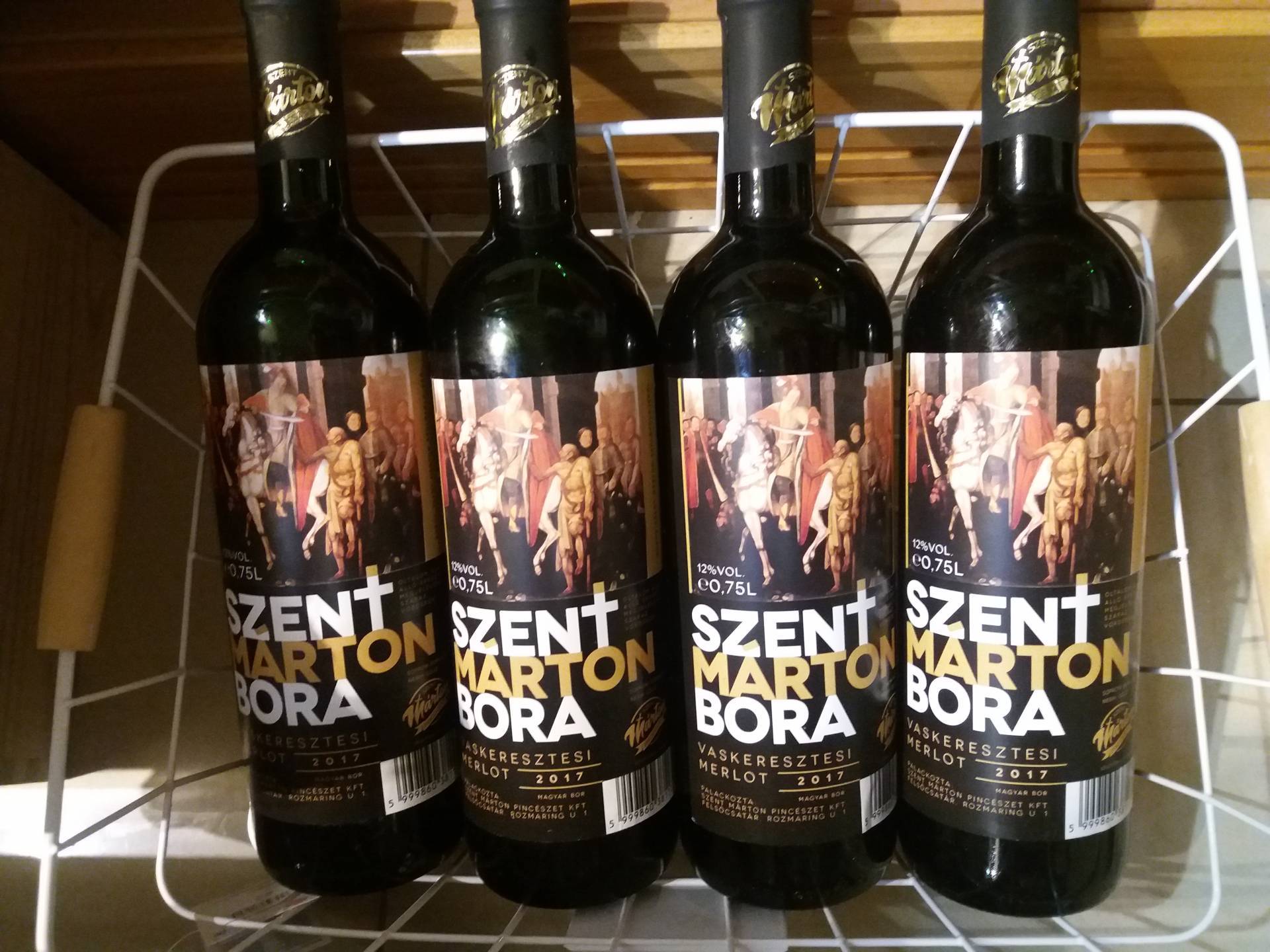  fotó: Szent Márton Bor  Vaskeresztesi 1db