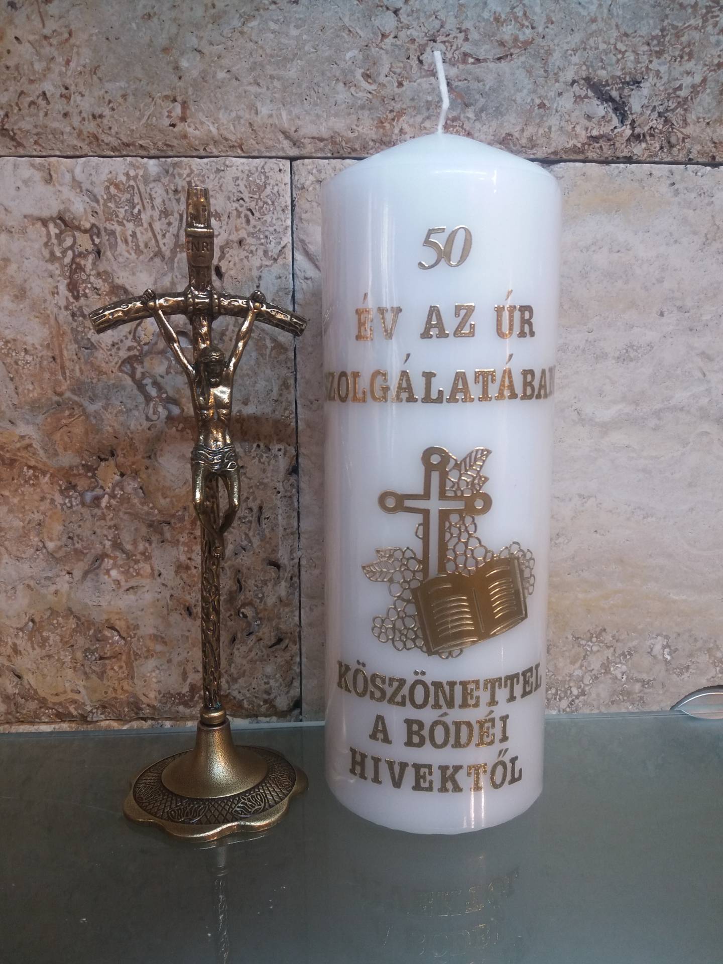 Aranymisére, Évfordulóra Papoknak  